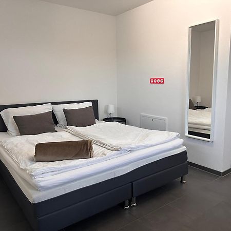 Ferienzimmer Frank, Self-Check-In Nach 21Uhr Niederalteich Extérieur photo