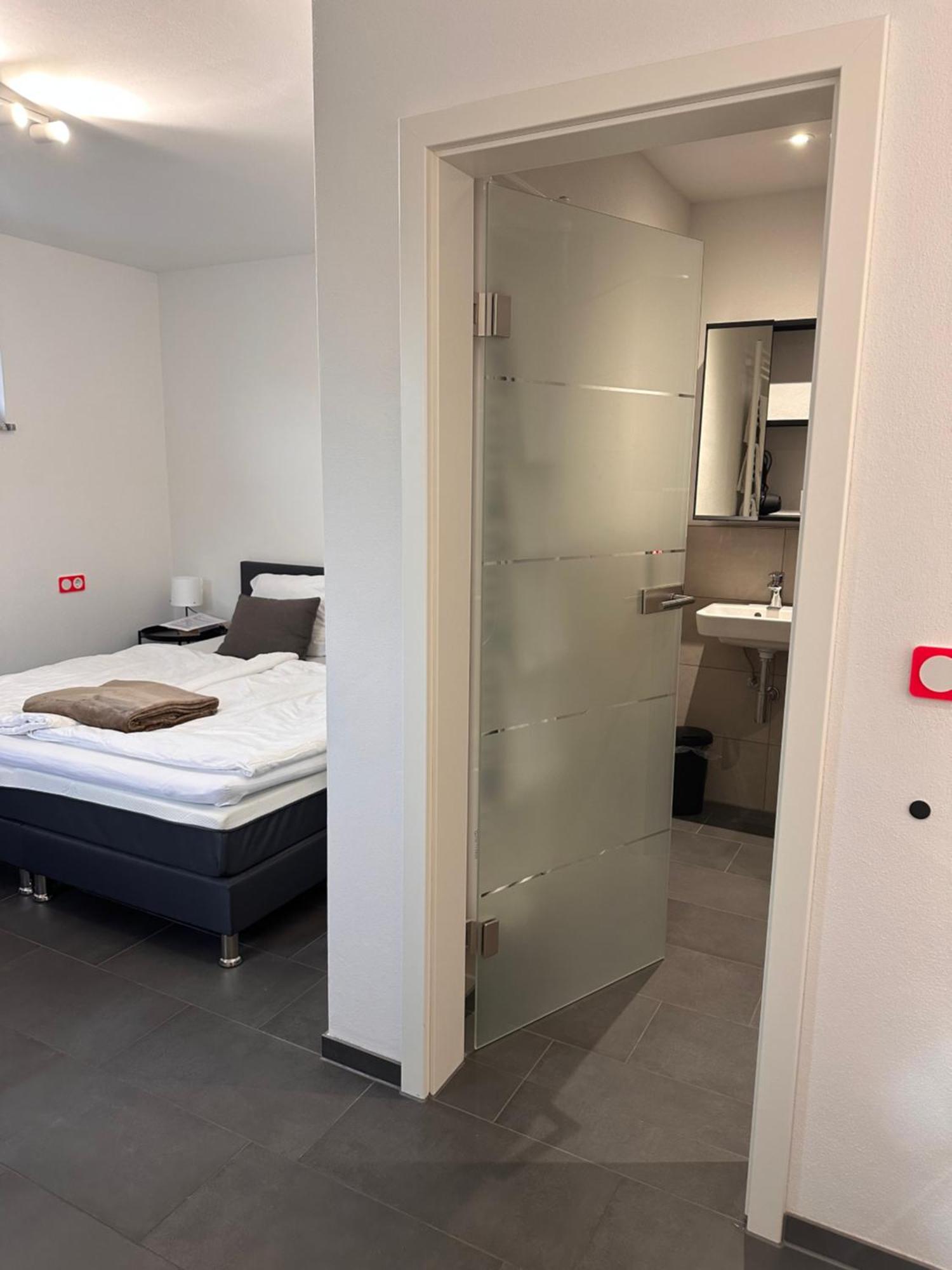 Ferienzimmer Frank, Self-Check-In Nach 21Uhr Niederalteich Extérieur photo